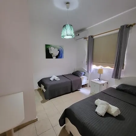 Gracia Villa *